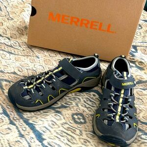 Merrell Boys hiking shoes / water sandals- 5W great condition!